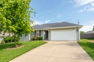 317 Cinnamon Court, Sparta, MO 65753