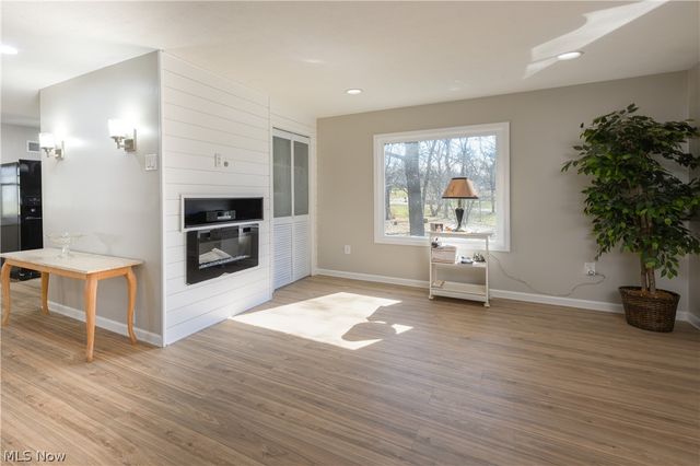680 E State Street, Barberton, OH 44203