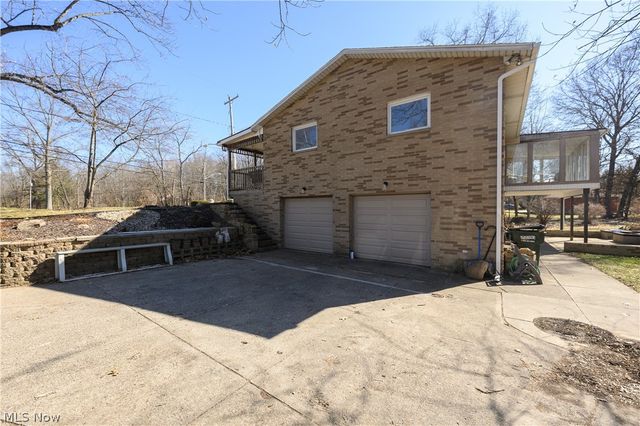 680 E State Street, Barberton, OH 44203