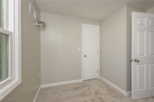 680 E State Street, Barberton, OH 44203
