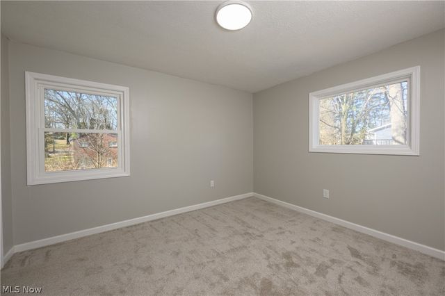 680 E State Street, Barberton, OH 44203