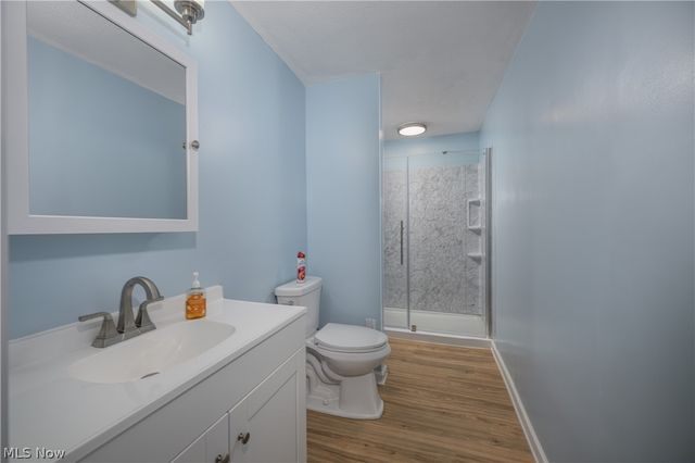 680 E State Street, Barberton, OH 44203