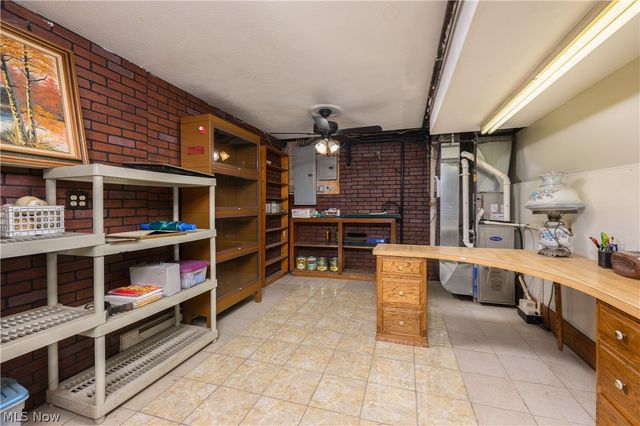 680 E State Street, Barberton, OH 44203