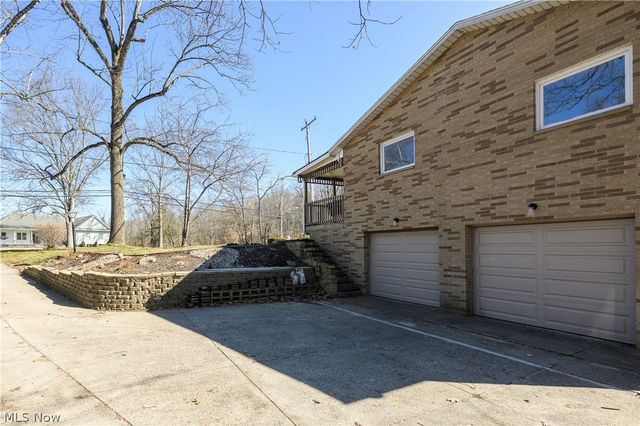 680 E State Street, Barberton, OH 44203