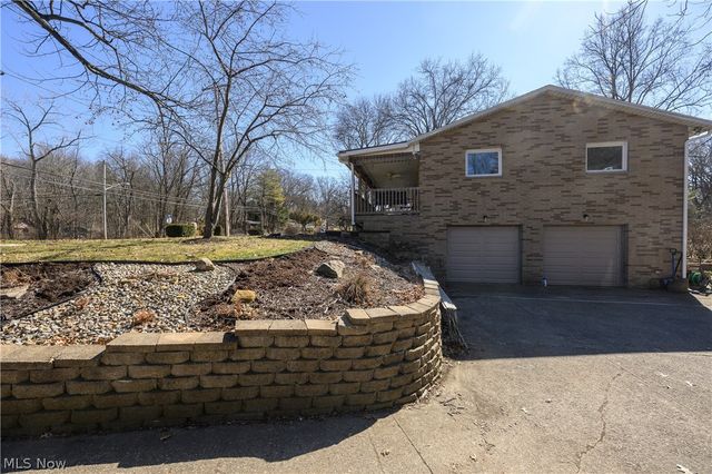 680 E State Street, Barberton, OH 44203