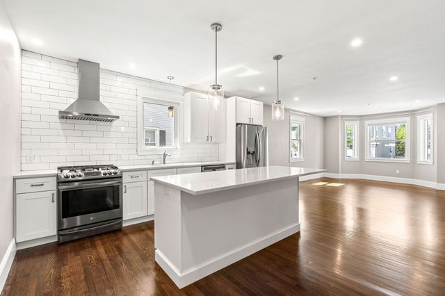 251 Rantoul St 1, Beverly, MA 01915