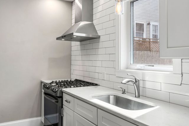 251 Rantoul St 1, Beverly, MA 01915