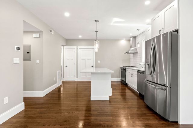 251 Rantoul St 1, Beverly, MA 01915