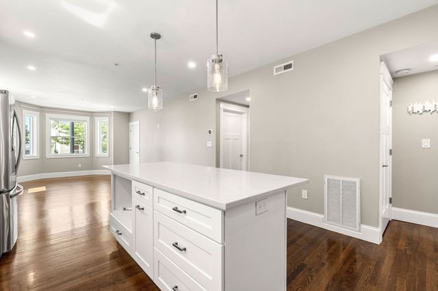 251 Rantoul St 1, Beverly, MA 01915