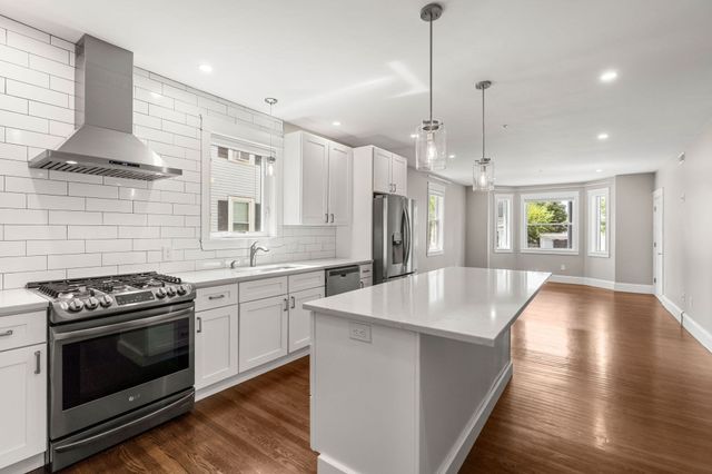 251 Rantoul St 1, Beverly, MA 01915