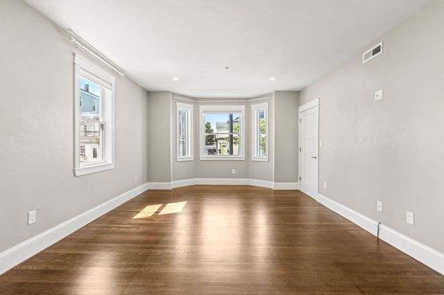 251 Rantoul St 1, Beverly, MA 01915