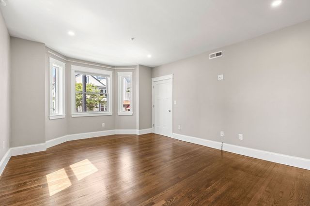 251 Rantoul St 1, Beverly, MA 01915