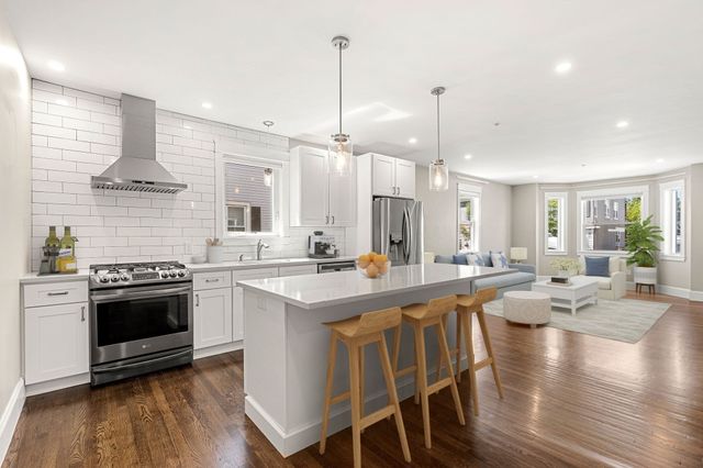 251 Rantoul St 1, Beverly, MA 01915
