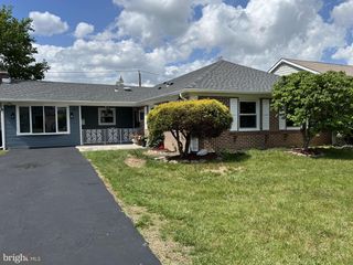 67 MEDFORD LANE, Willingboro, NJ 08046