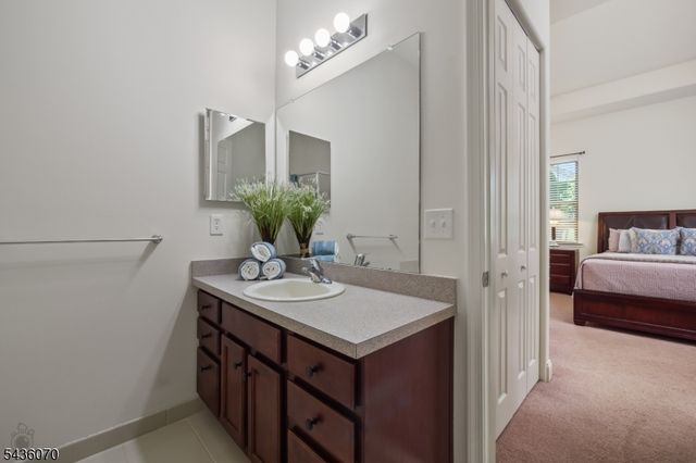 21 Sylvia St, Lopatcong Twp., NJ 08865