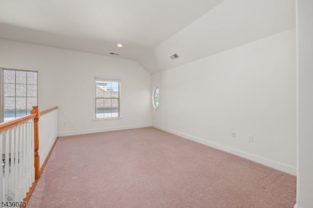 21 Sylvia St, Lopatcong Twp., NJ 08865