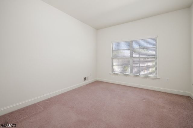 21 Sylvia St, Lopatcong Twp., NJ 08865