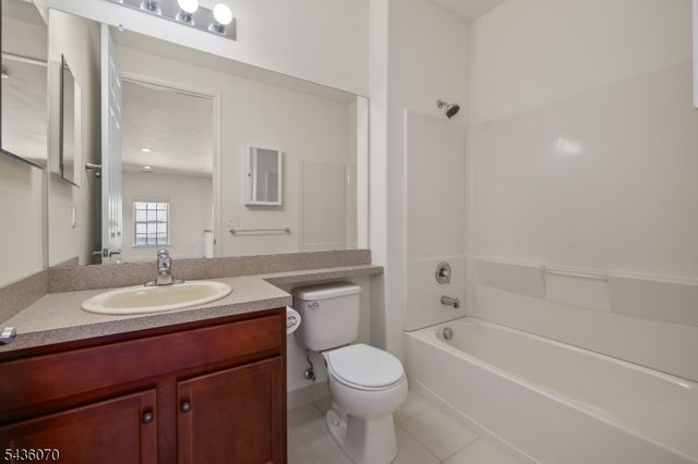 21 Sylvia St, Lopatcong Twp., NJ 08865