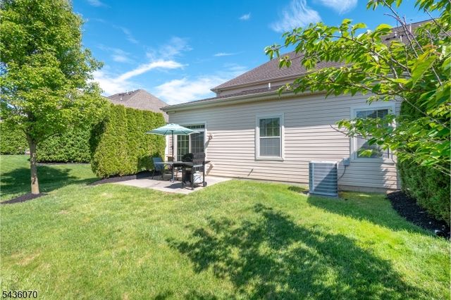 21 Sylvia St, Lopatcong Twp., NJ 08865