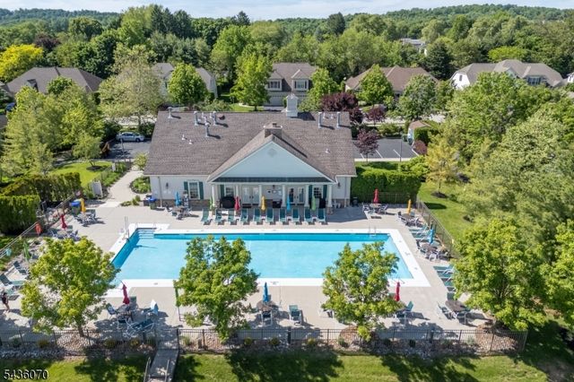 21 Sylvia St, Lopatcong Twp., NJ 08865