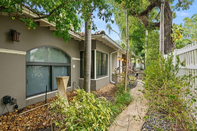 222 SE 16TH Avenue, Fort Lauderdale, FL 33301