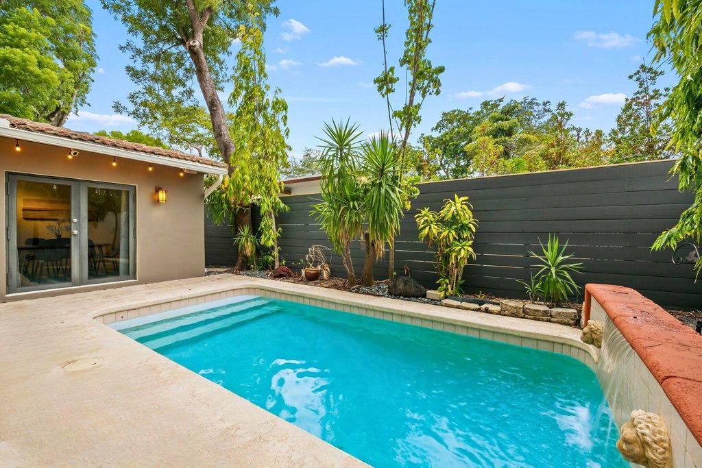 222 SE 16TH Avenue, Fort Lauderdale, FL 33301