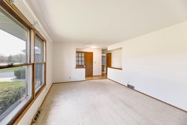 1105 Rainbow COURT, Mukwonago, WI 53149