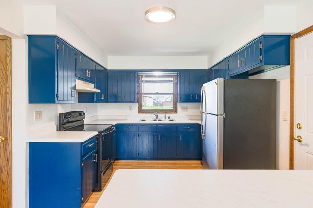 1105 Rainbow COURT, Mukwonago, WI 53149