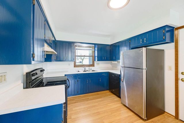 1105 Rainbow COURT, Mukwonago, WI 53149