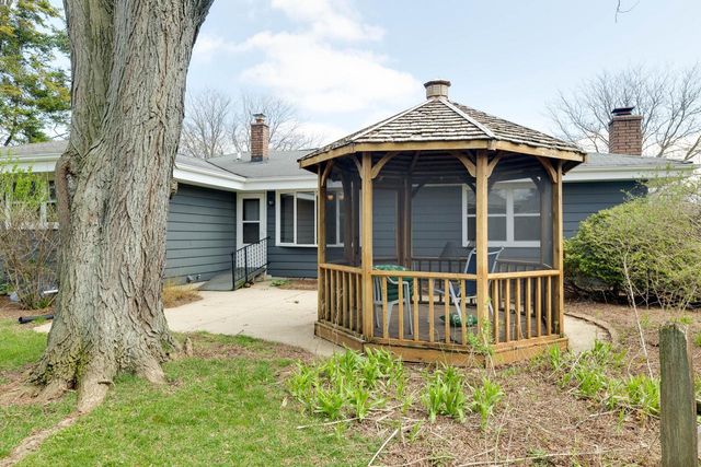 1105 Rainbow COURT, Mukwonago, WI 53149