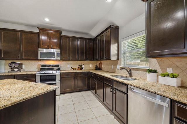 967 Gowan Drive, Conroe, TX 77301