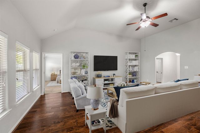 967 Gowan Drive, Conroe, TX 77301