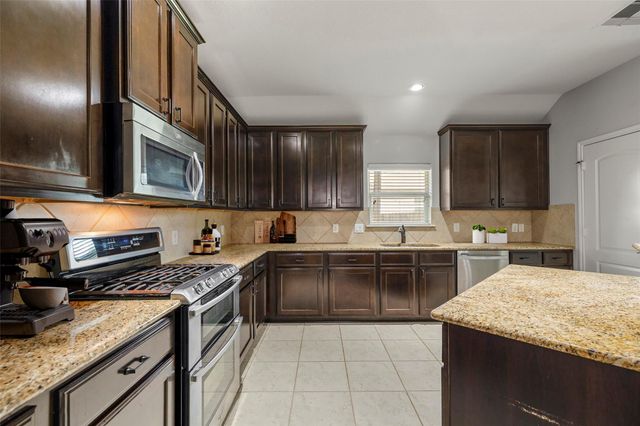 967 Gowan Drive, Conroe, TX 77301