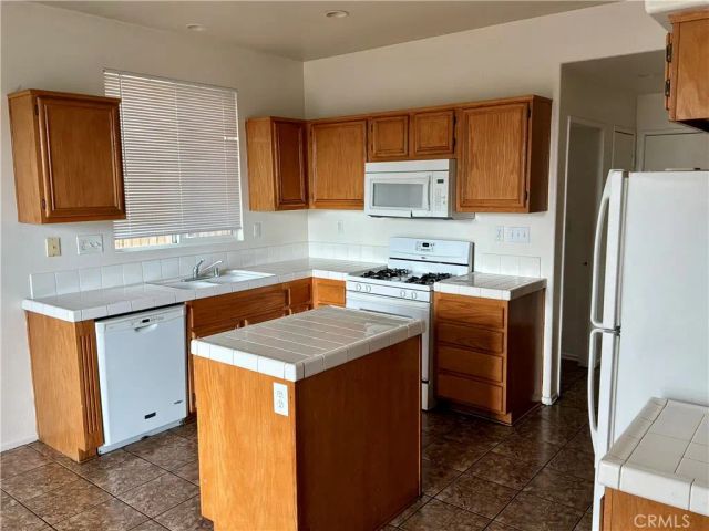 13748 Sunshine, Victorville, CA 92394