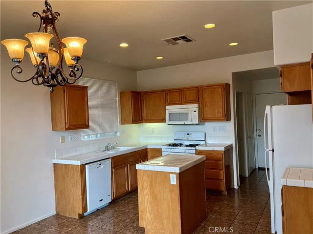 13748 Sunshine, Victorville, CA 92394