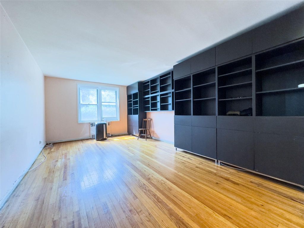 5615 SW Netherland Avenue SE 1E, Bronx, NY 10471