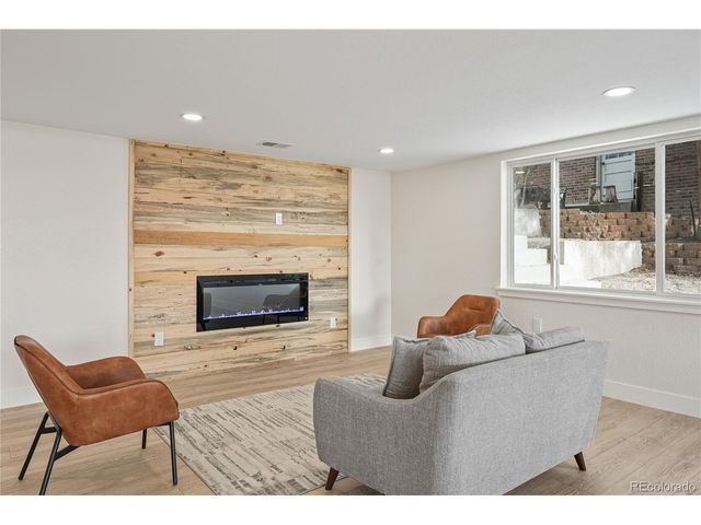 1143 Purdue Dr, Longmont, CO 80503