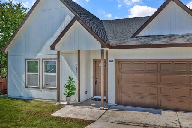 2617 Hillside Drive, Granbury, TX 76048