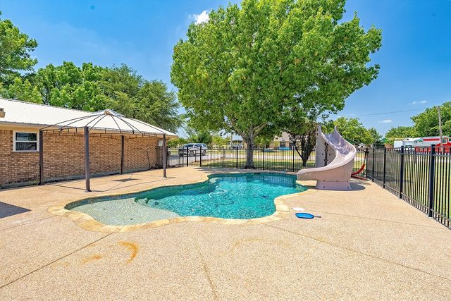 3472 N Masch Branch Road, Denton, TX 76207