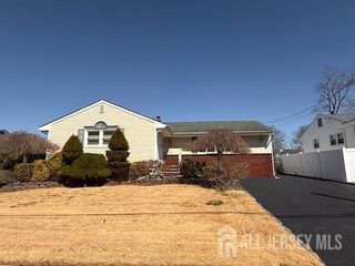 82 Madison Avenue, Old Bridge, NJ 08857