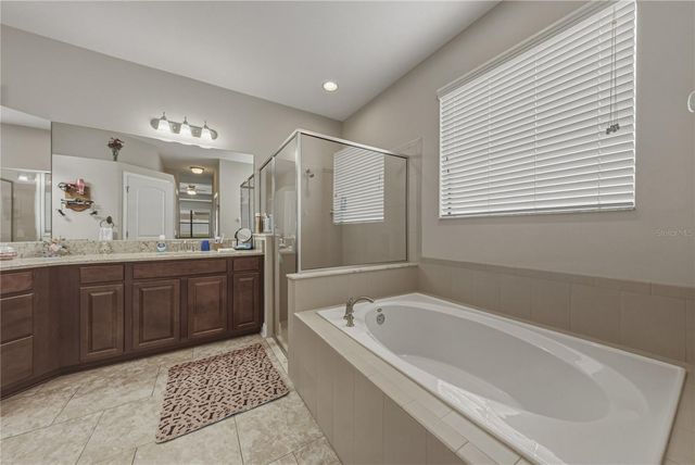1894 VIA LAGO DRIVE, Lakeland, FL 33810
