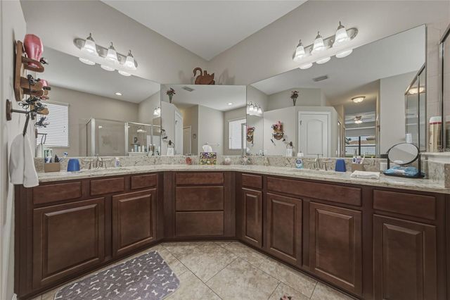 1894 VIA LAGO DRIVE, Lakeland, FL 33810