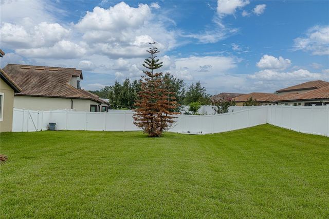 1894 VIA LAGO DRIVE, Lakeland, FL 33810