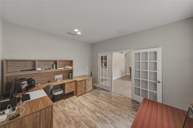 1894 VIA LAGO DRIVE, Lakeland, FL 33810