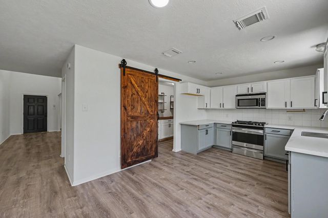 11910 Lois Lane, Pinehurst, TX 77362