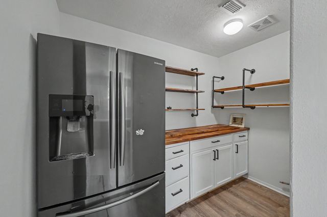 11910 Lois Lane, Pinehurst, TX 77362