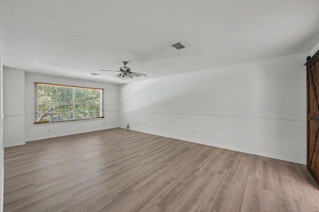 11910 Lois Lane, Pinehurst, TX 77362