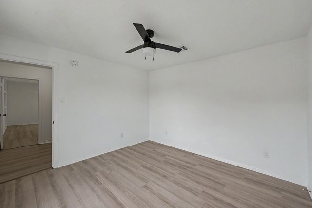 11910 Lois Lane, Pinehurst, TX 77362