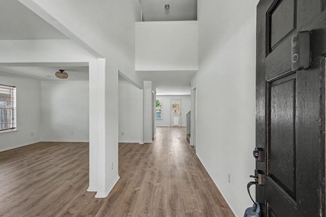 11910 Lois Lane, Pinehurst, TX 77362