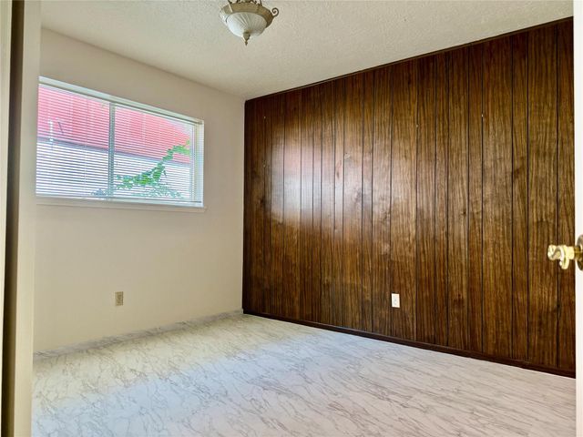 2802 Valley Forest Drive, Missouri City, TX 77489